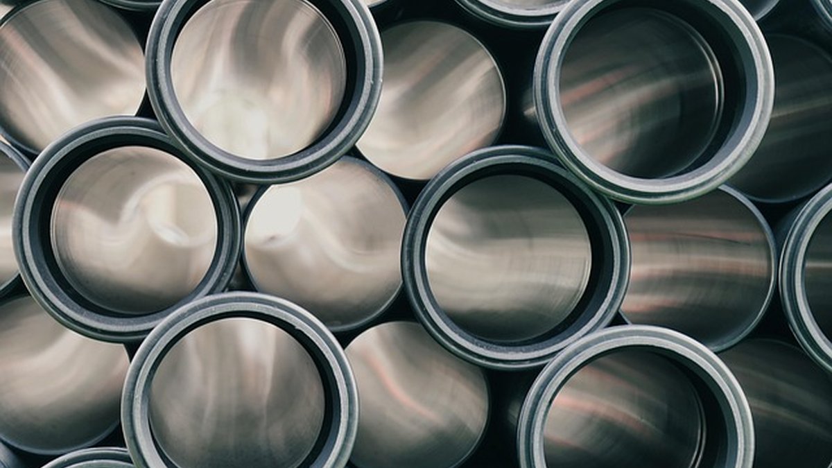 Transform messy desks: cord management systems for multi-device desktops that work