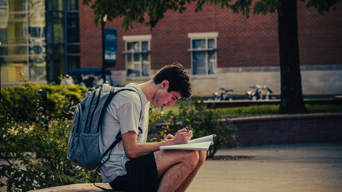 Guided journaling apps for college students — a guide