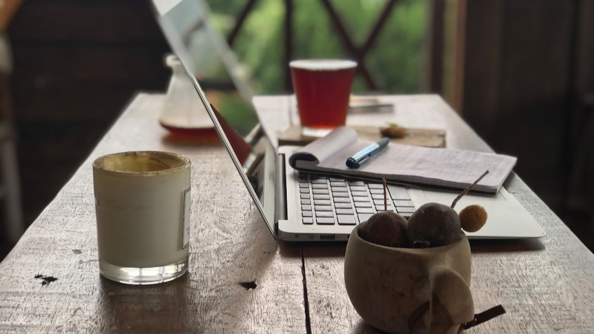 Micro-Mindfulness for Productivity: Quick focus reset