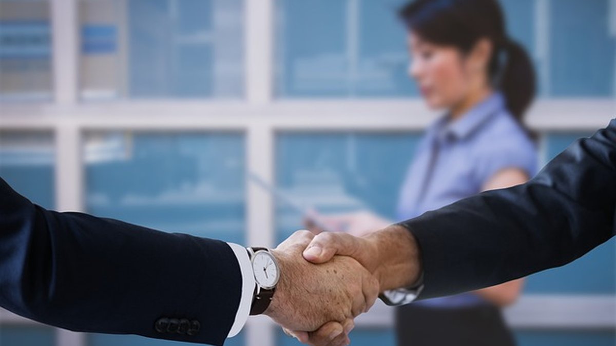 Mindfulness-based EI for executives: practical 8-week plan